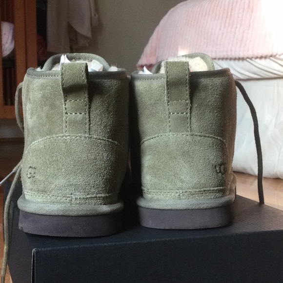 Ugg m/3236 m neumel size 7 - Picture 5 of 9
